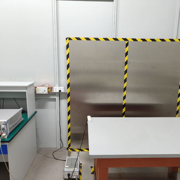 Durchführter Emissions testraum